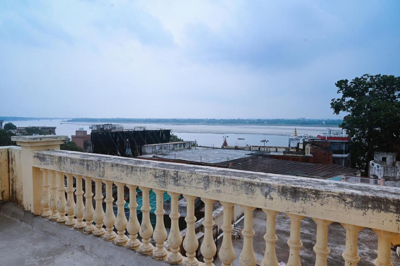 Ganga Darshanam Guesthouse At Dashashwamedh Ghat Varanasi Exterior photo