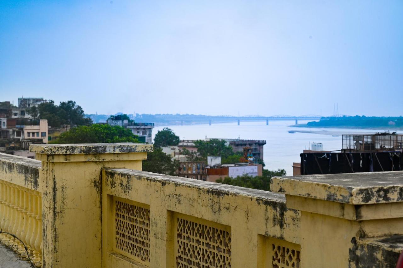 Ganga Darshanam Guesthouse At Dashashwamedh Ghat Varanasi Exterior photo